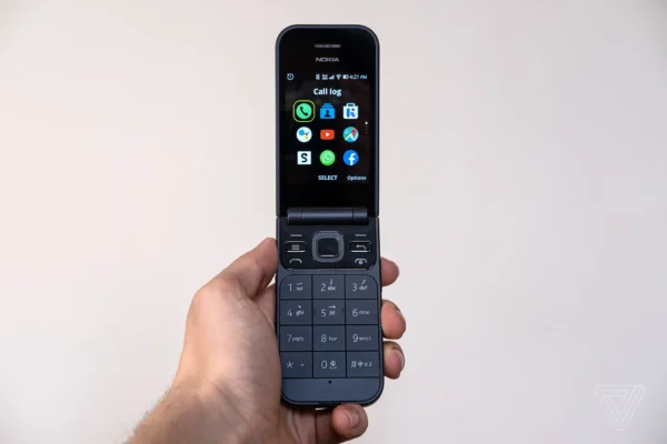 Nokia 2720 4G Flip