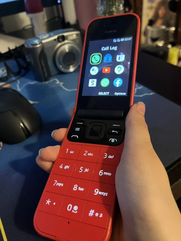 Nokia 2720 4G Flip